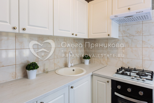 2-к квартира на ул. Ольштынской, Московский район